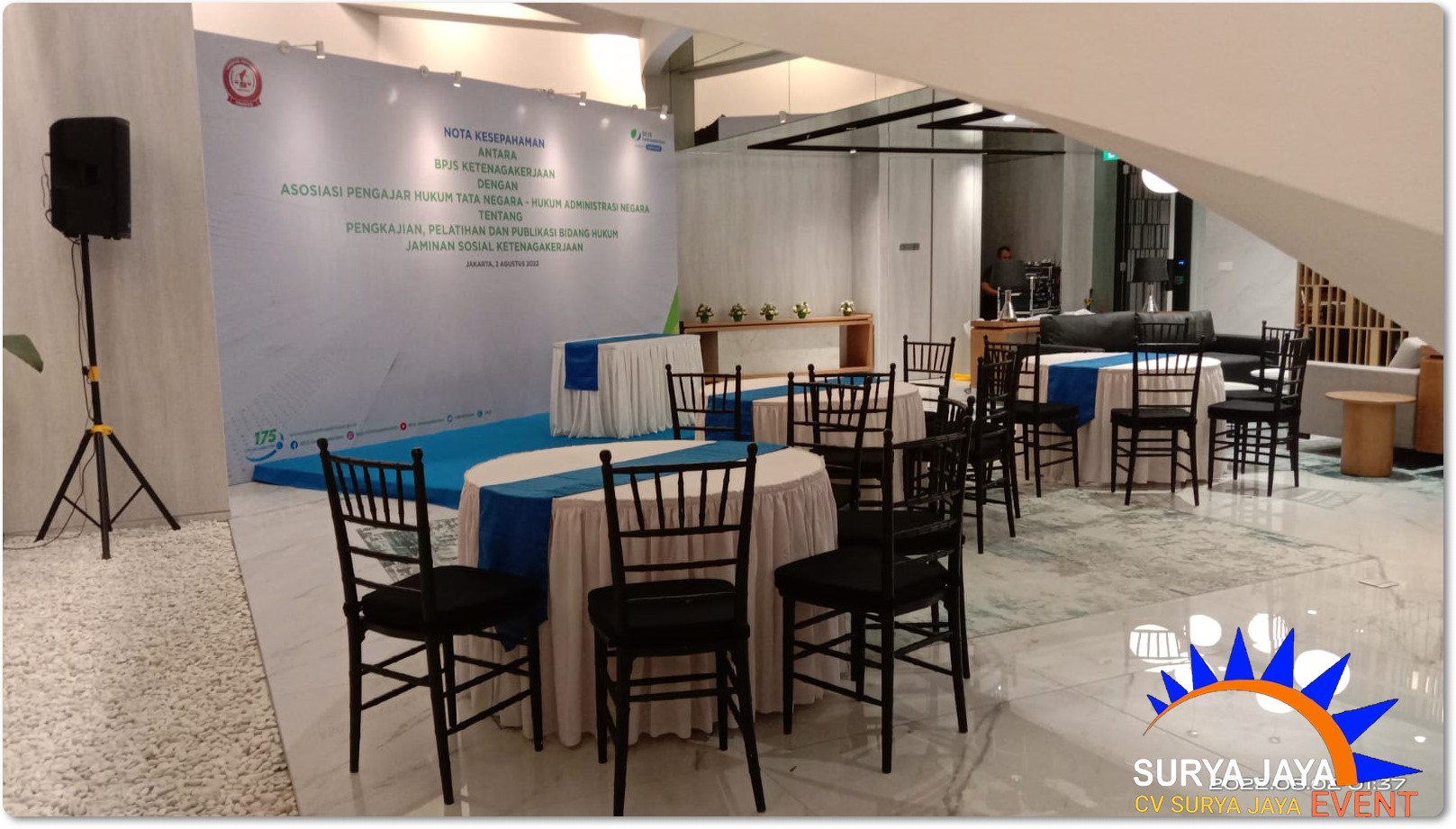 Rental Kursi Tiffany Bersih Terawat Siap Pakai