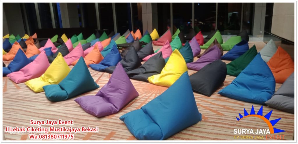 Rental Meja Kotak Lesehan Plus Taplak Meja