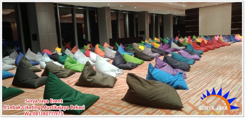 Rental Meja Kotak Lesehan Plus Taplak Meja