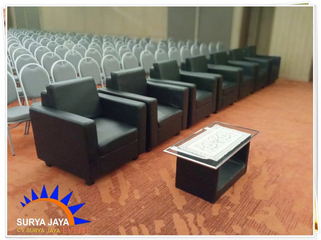 Sewa Sofa Hitam Dan Putih Kualitas Super