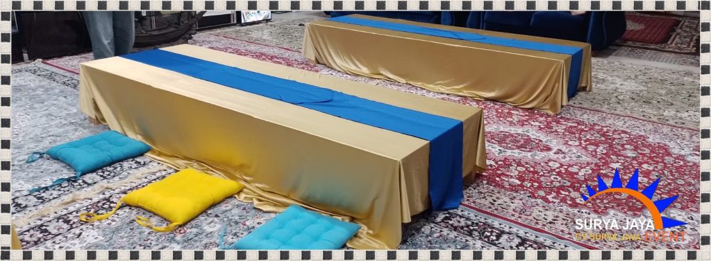 Rental Meja Kotak Lesehan Plus Taplak Meja