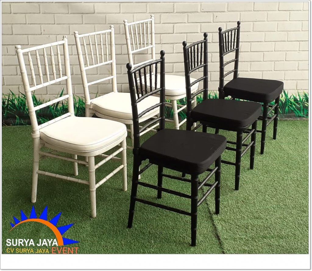 sewa kursi tiffany siap pakai bersih terawat 