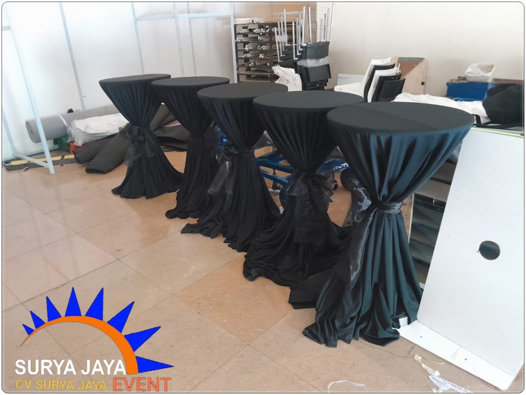 Sewa Meja Barstool Cover Hitam Dan Pita