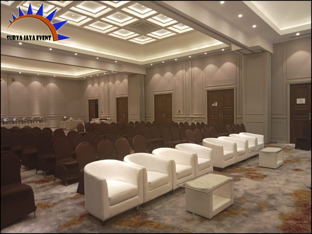 MENYEWAKAN SOFA TERANYAR KUALITAS JUARA JAKARTA BARAT