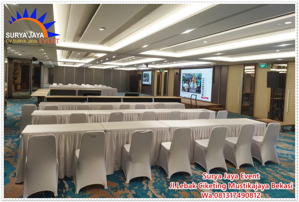 Meminjamkan Meja Kotak Plus Cover Untuk Acara Meeting