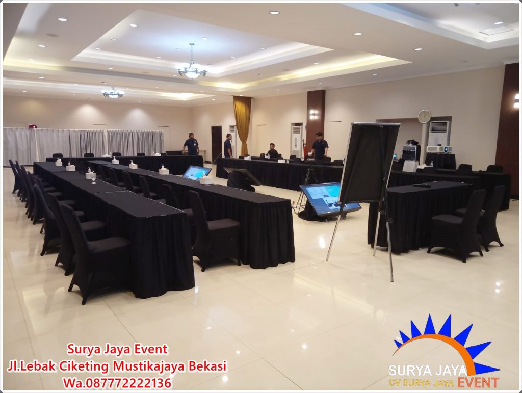 Disewakan Meja Kotak Dan Cover Skirting Hitam Untuk Rapat 