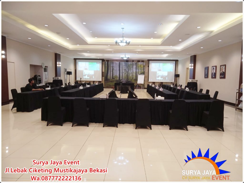 Disewakan Meja Kotak Dan Cover Skirting Hitam Untuk Rapat 