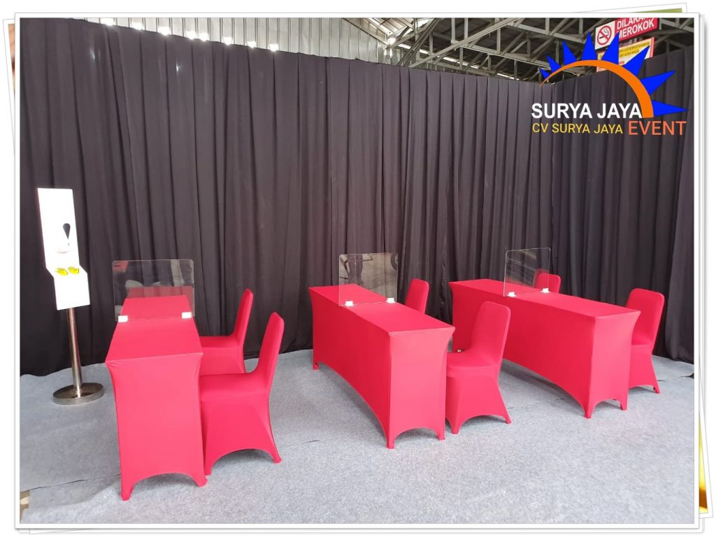 Sewa Meja Ibm Cover Merah Ketat Untuk Acara