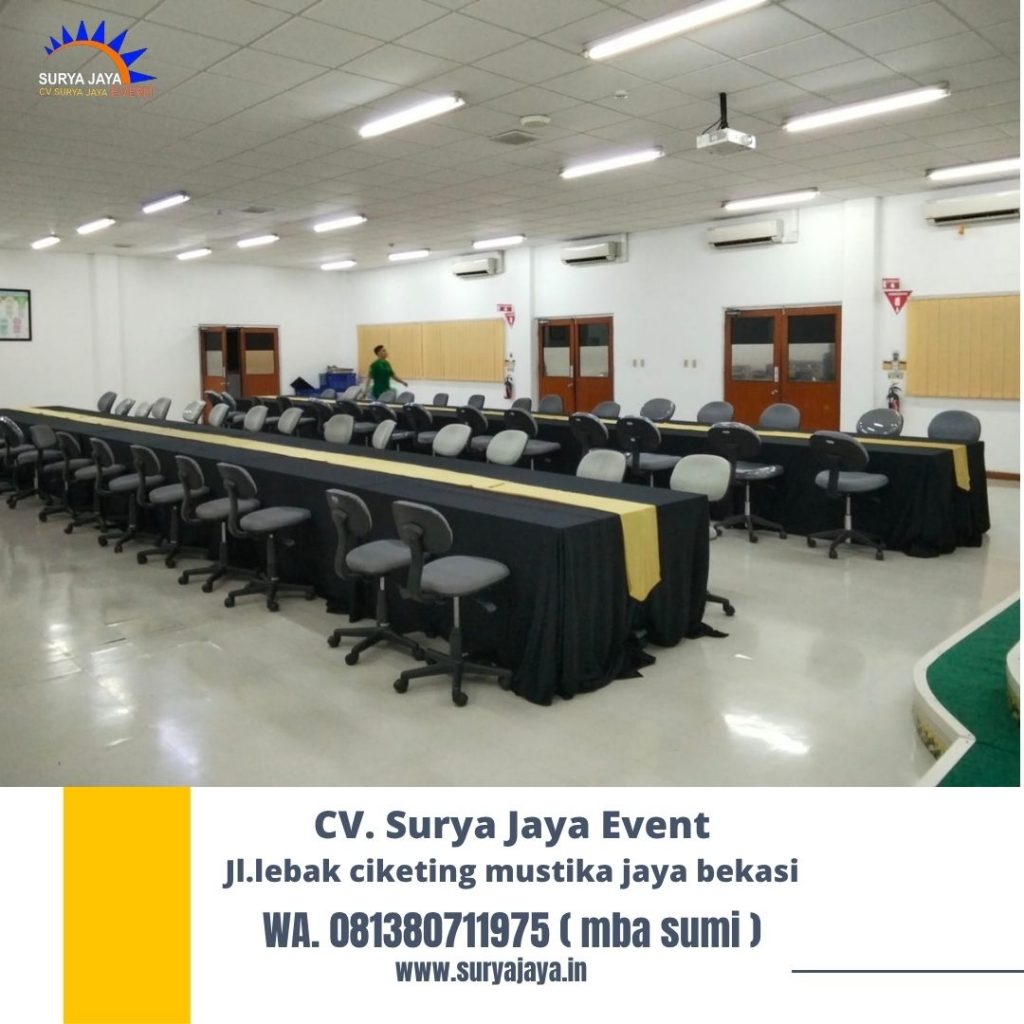 Sewa Meja Kotak Cover Hitam Runner Gold Di Jakarta