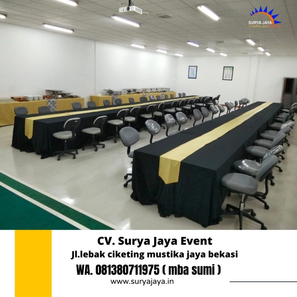 Sewa Meja Kotak Cover Hitam Runner Gold Di Jakarta