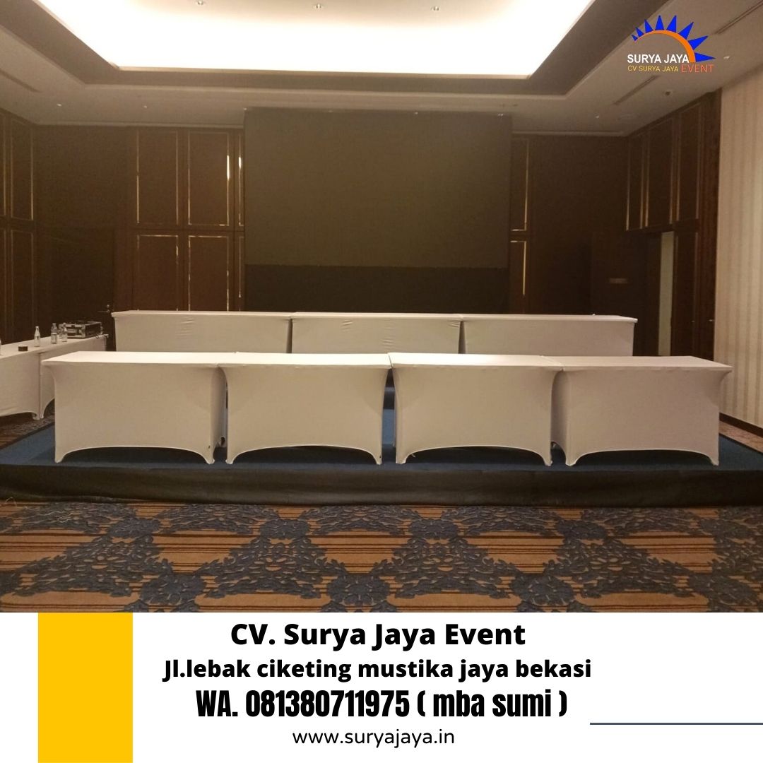 Rental Kursi Cover Stretch Hitam, Meja Kotak Cover Stretch Putih Karawang