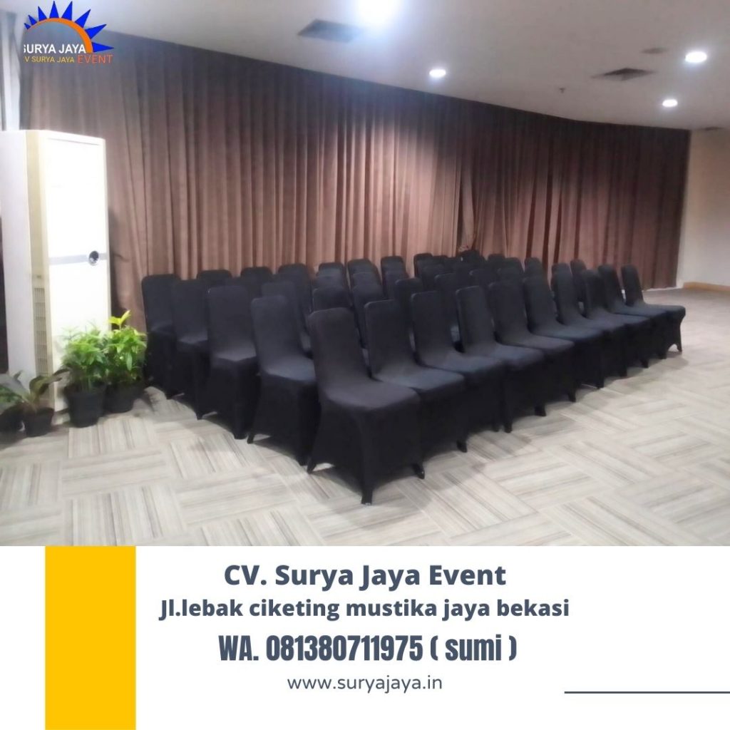 Rental Kursi Cover Stretch Hitam, Meja Kotak Cover Stretch Putih Karawang