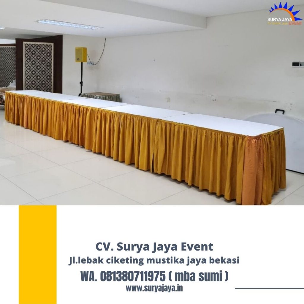 Sewa Meja Kotak Cover Putih Skirting Gold Di Jakarta