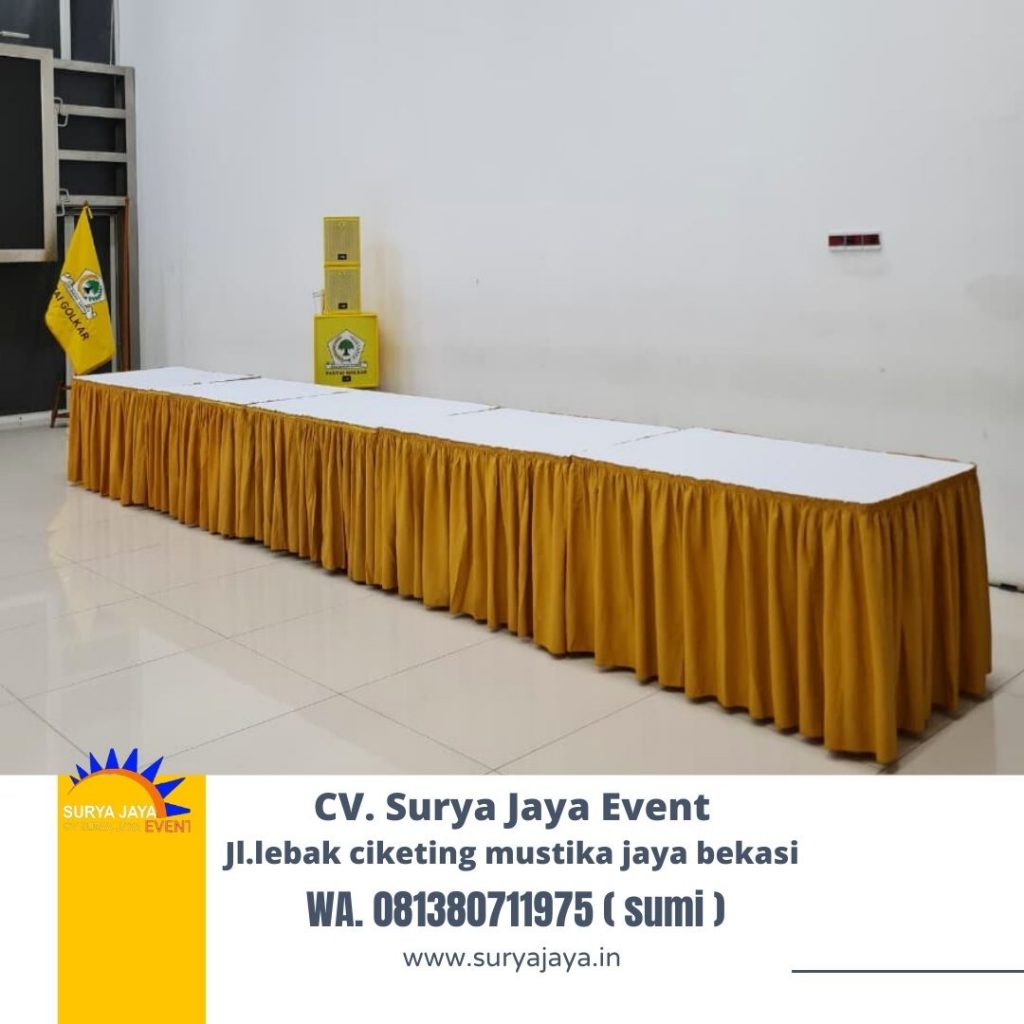 Sewa Meja Kotak Cover Putih Skirting Gold Di Jakarta