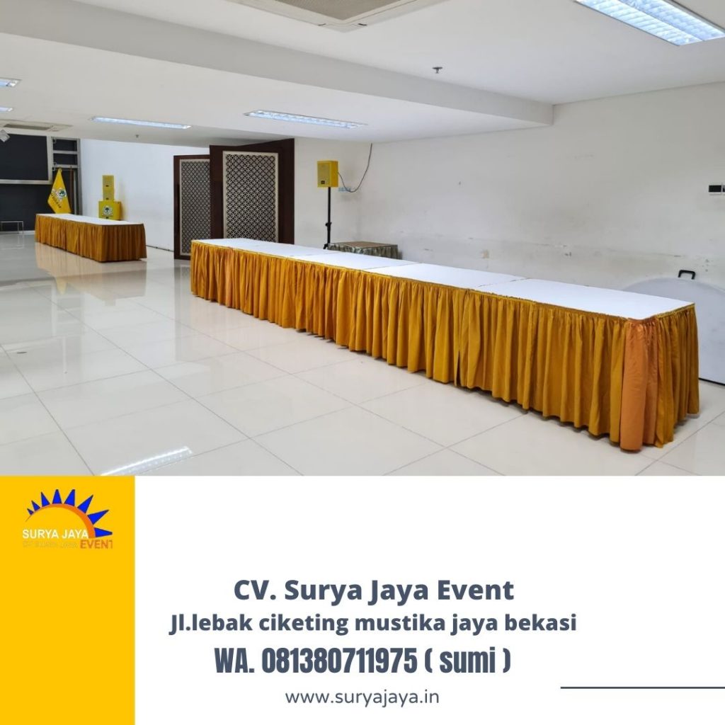Sewa Meja Kotak Cover Putih Skirting Gold Di Jakarta