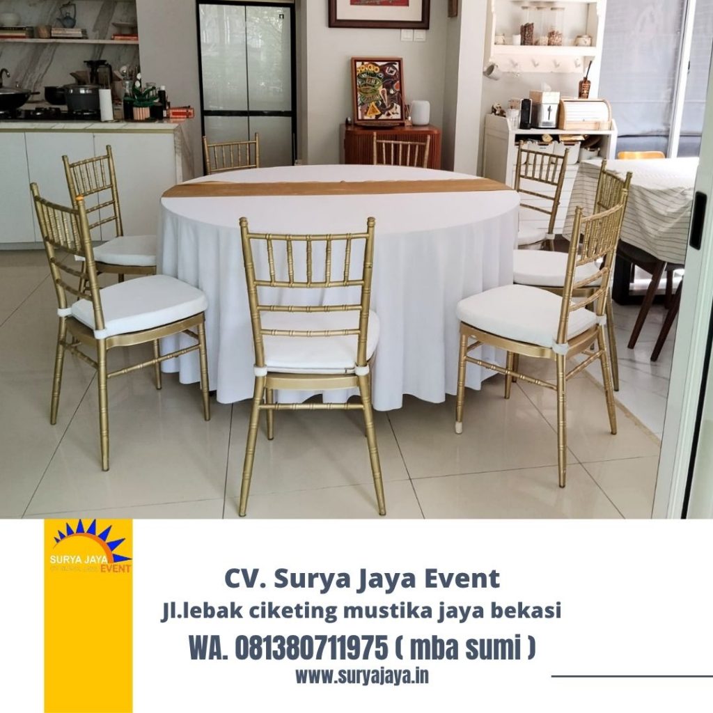 Sewa Round Table Dan Kursi Tiffany Kayu Warna Gold Area Jakarta