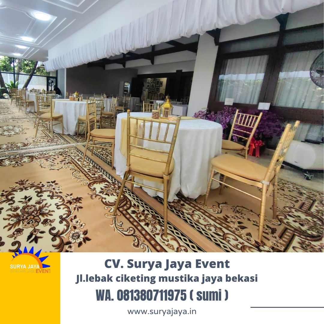 Sewa Round Table Dan Kursi Tiffany Kayu Warna Gold Area Jakarta