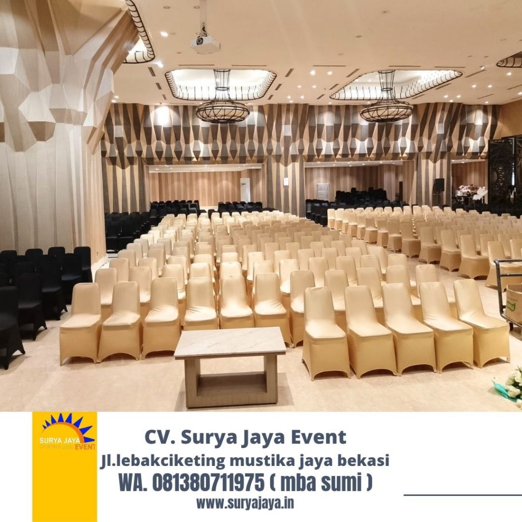 Rental Kursi Futura Cover Ketat Gold Di Jakpus