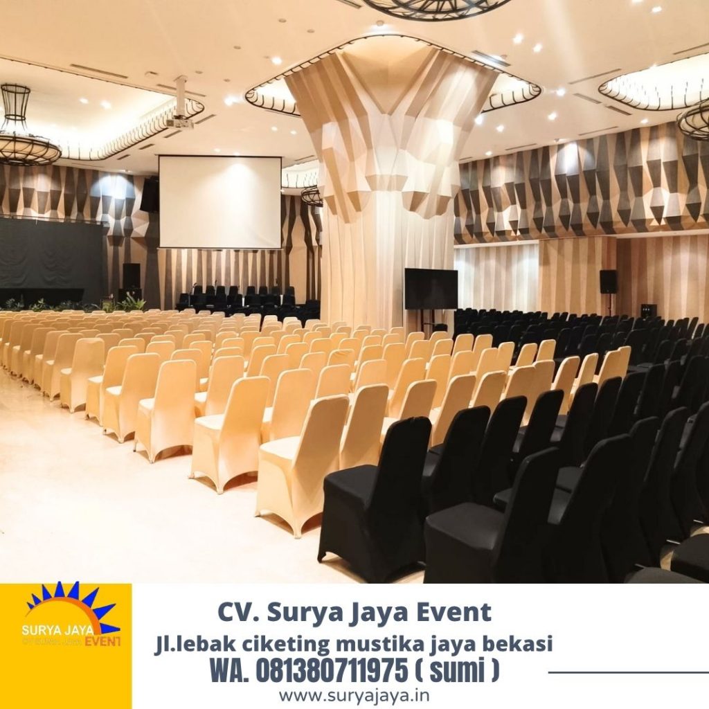 Rental Kursi Futura Cover Ketat Gold Di Jakpus