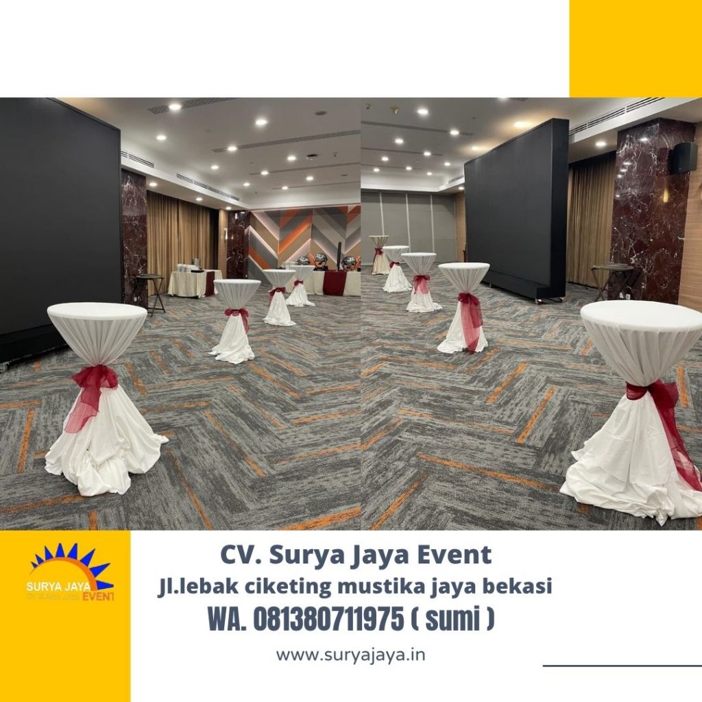 Sewa Meja Barstool Cover Putih Pita Maroon Jaksel